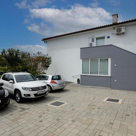 Apartman Laura Krk Town Exterior photo
