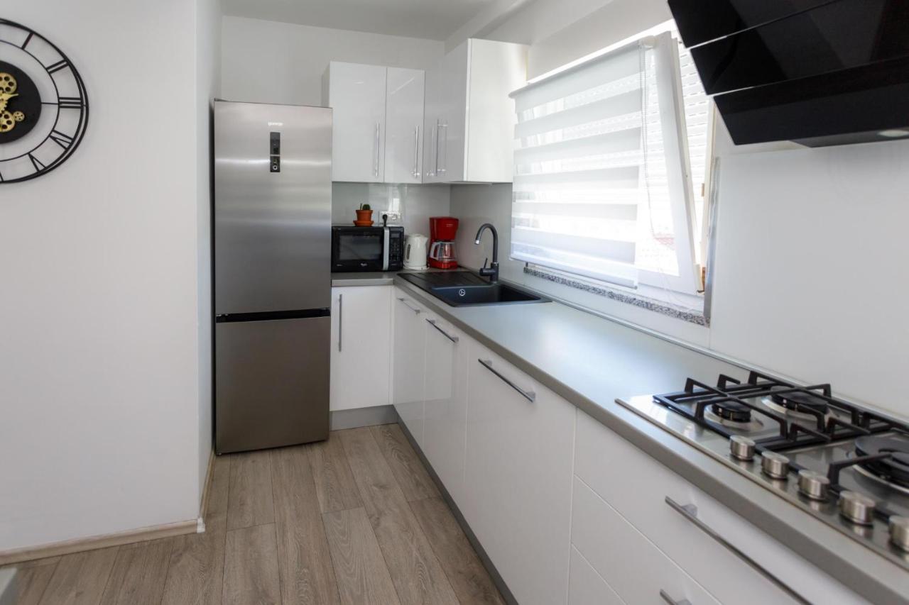 Apartman Laura Krk Town Exterior photo