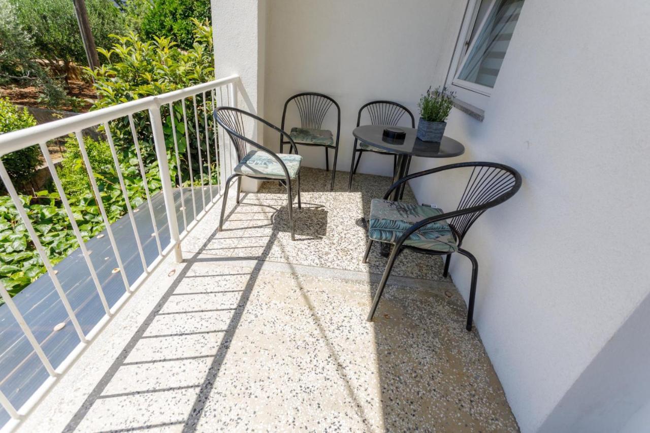 Apartman Laura Krk Town Exterior photo