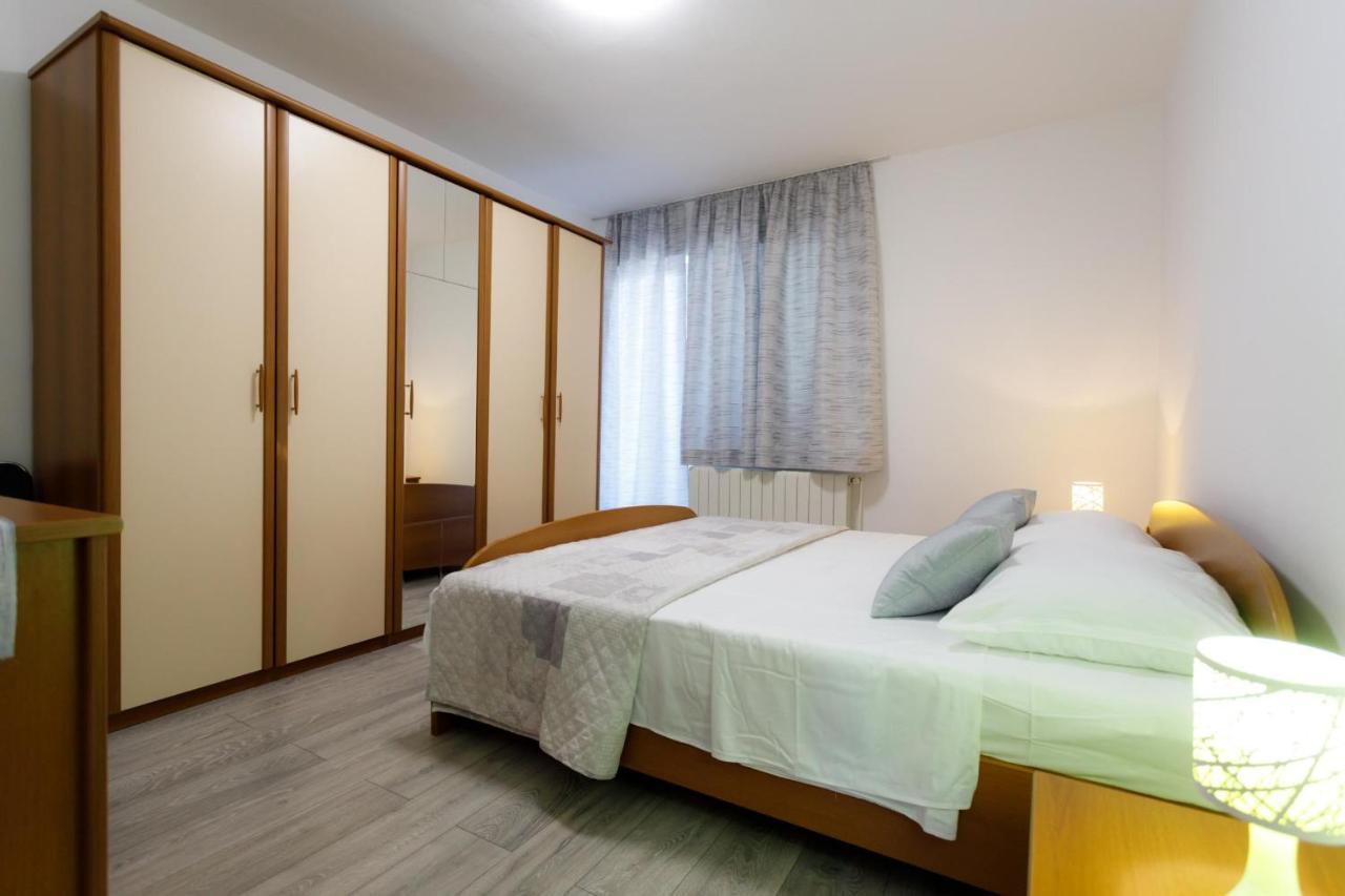 Apartman Laura Krk Town Exterior photo