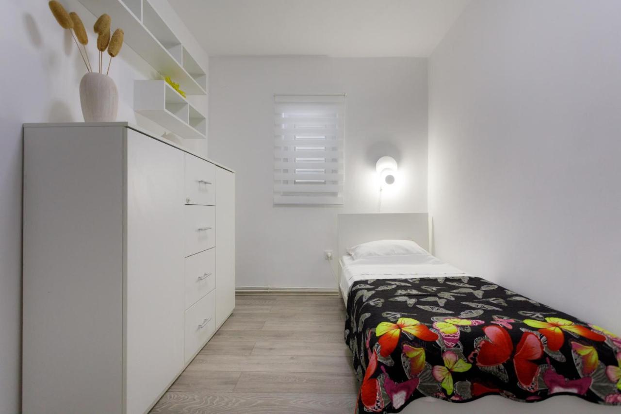 Apartman Laura Krk Town Exterior photo