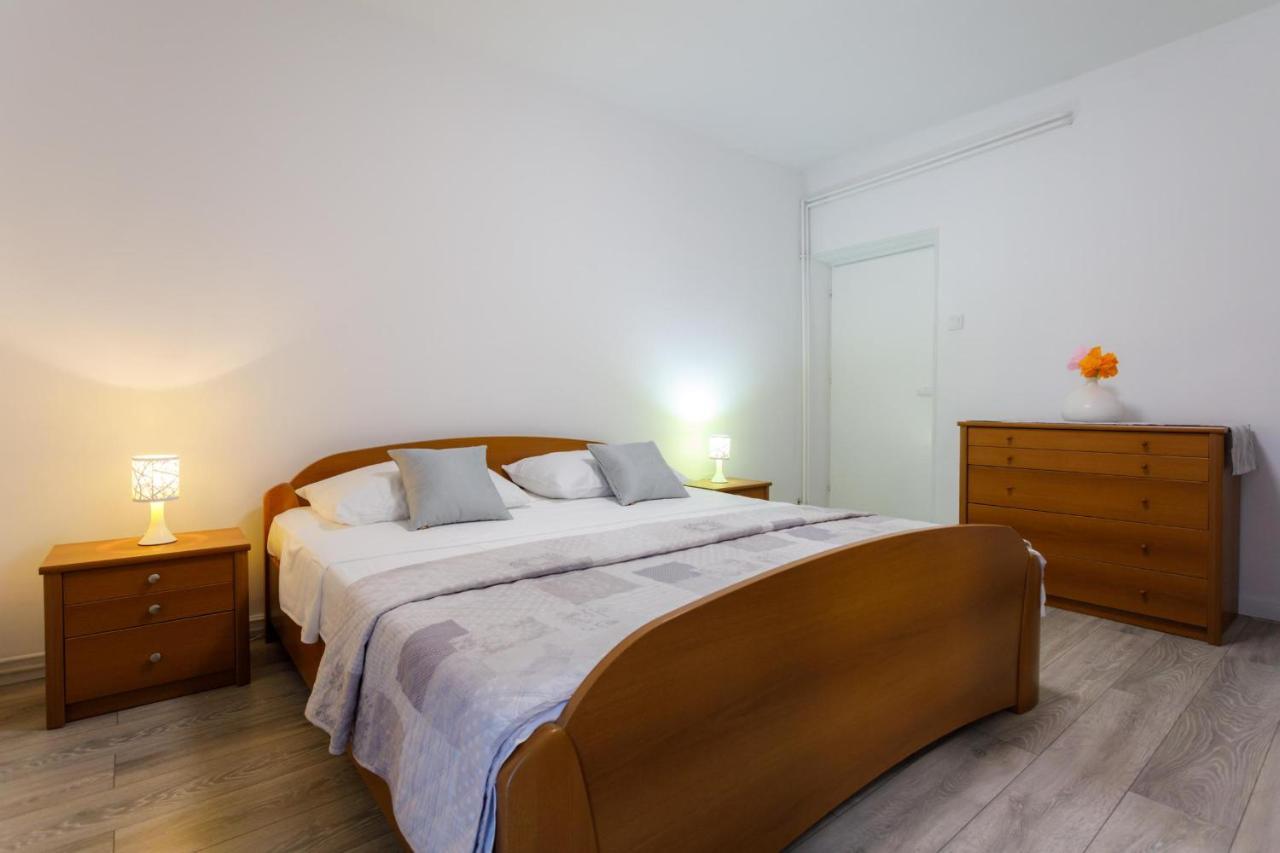 Apartman Laura Krk Town Exterior photo