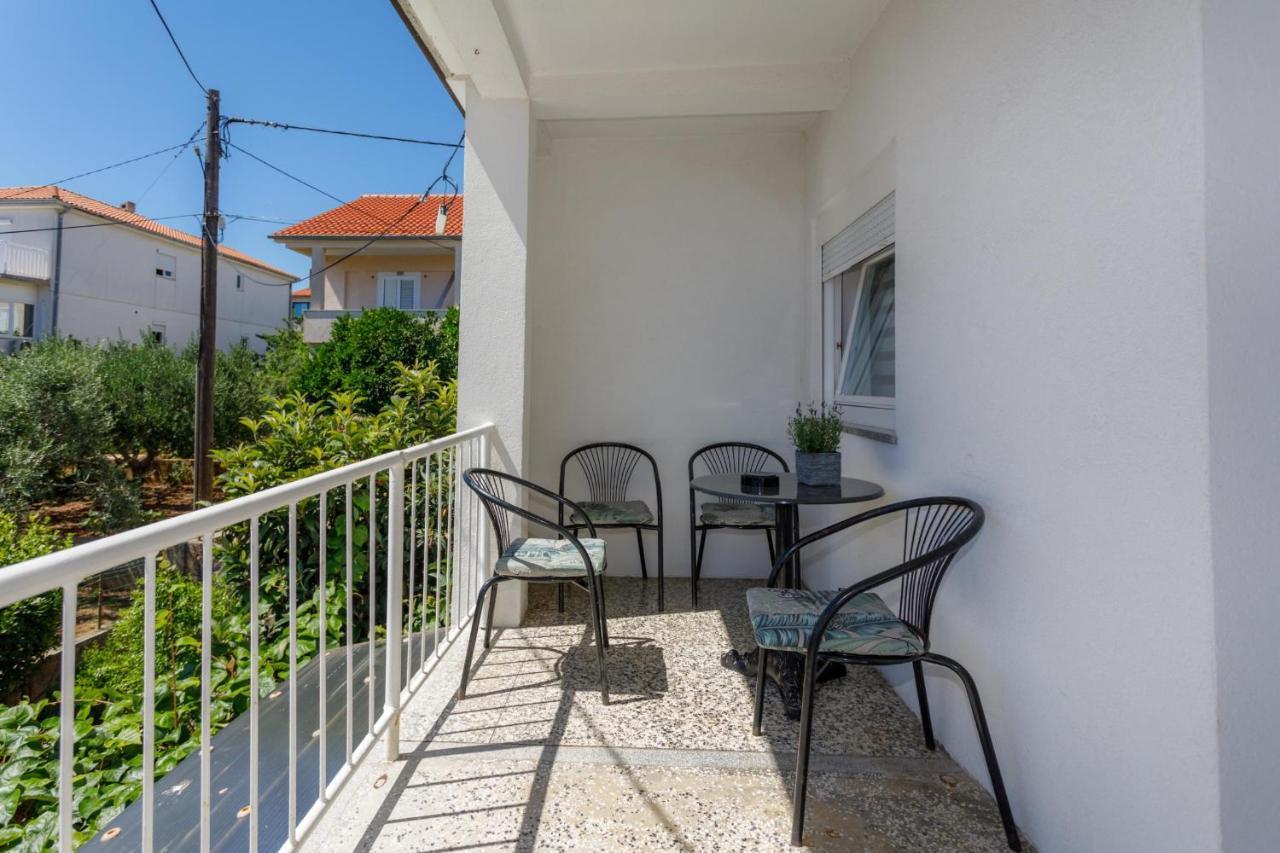 Apartman Laura Krk Town Exterior photo